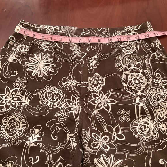 Additions by Chico's Floral Abstract Print Capris Brown Women's 6 (Chico’s 0.5) - Picture 3 of 12